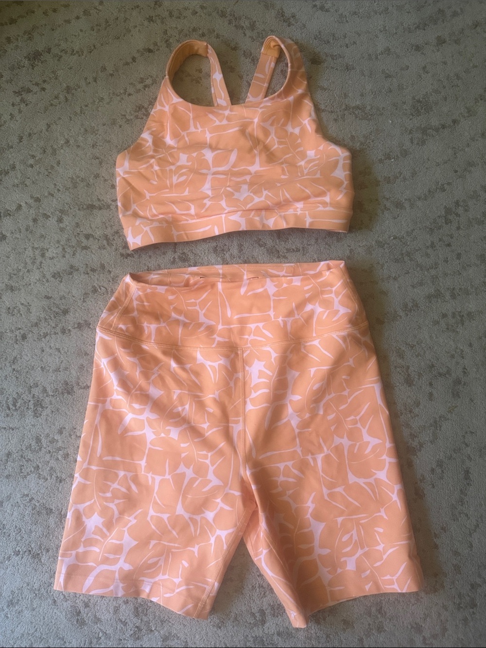 Peloton Peach and Light Pink Leaf-Print Active Set, Size L